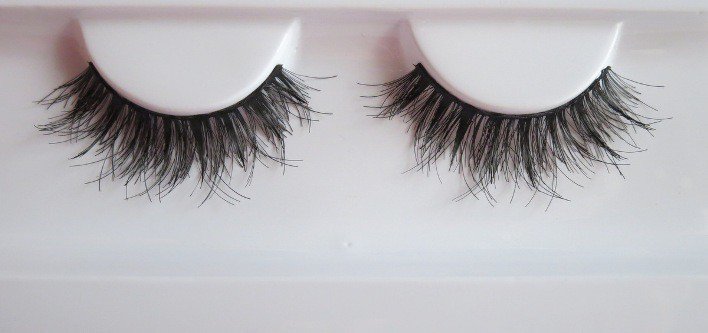 Huda-Beauty-Samantha-Eyelashes-3