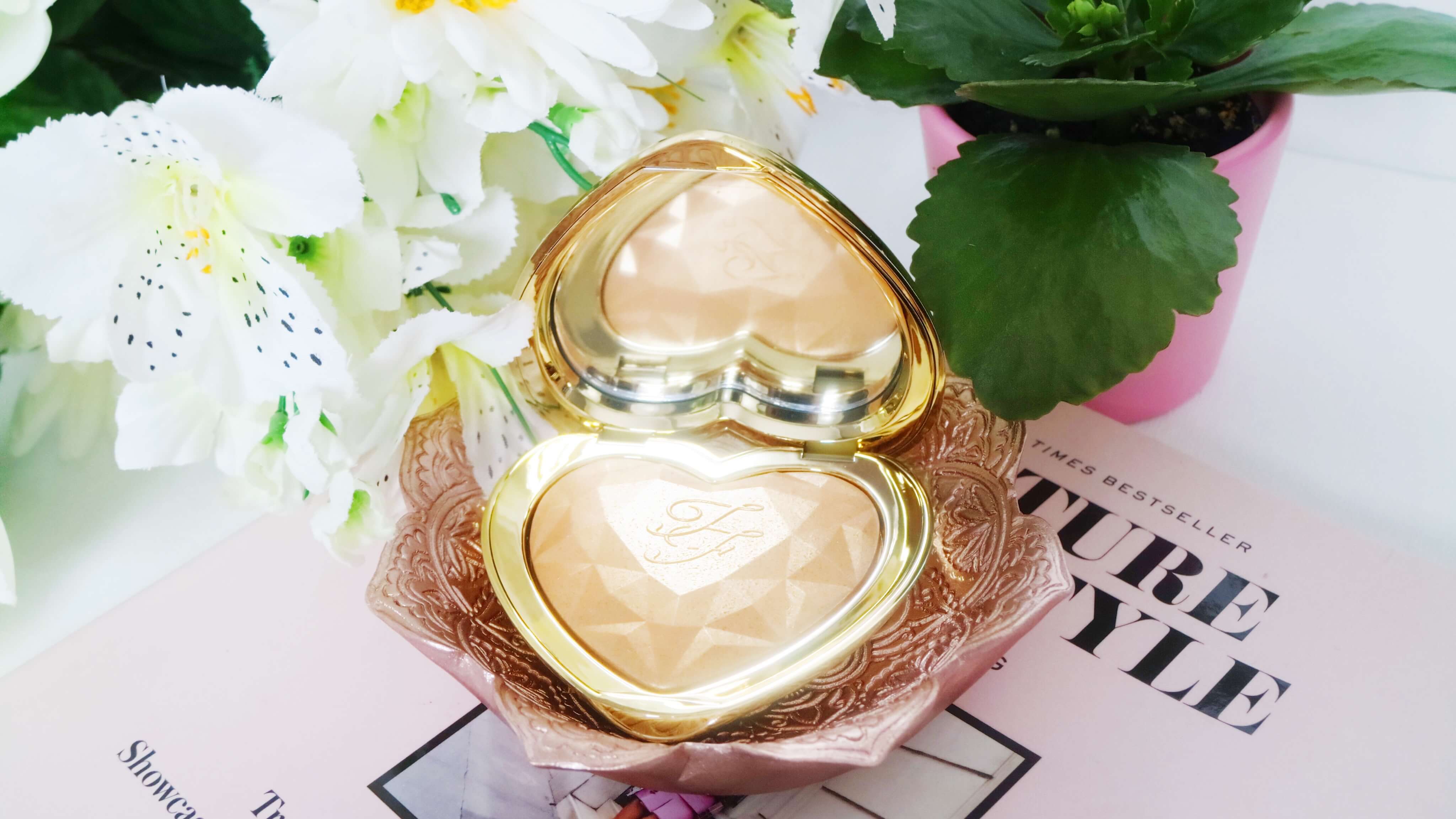 Too faced Love Lights Prismatic Highlighter review